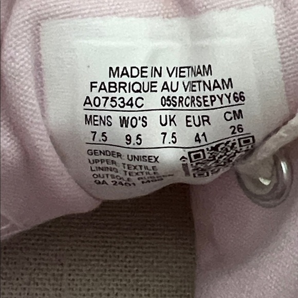 Converse
Chuck Taylor All Star 70 High Top Sneaker in Egret/Lilac Daze/Egret - Picture 13 of 15